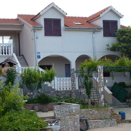 Apartmani Zmiric Primošten Zewnętrze zdjęcie