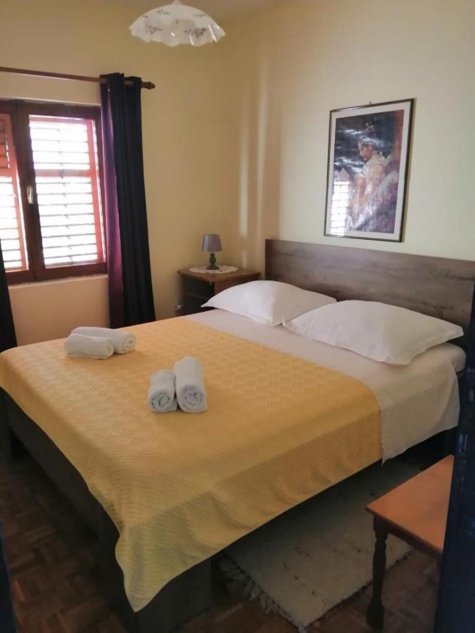 Apartmani Zmiric Primošten Zewnętrze zdjęcie