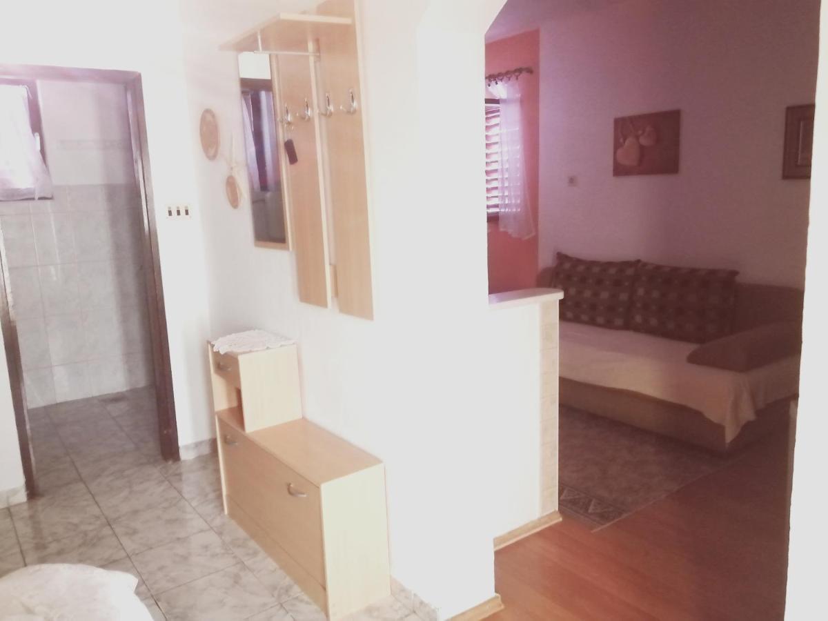 Apartmani Zmiric Primošten Zewnętrze zdjęcie