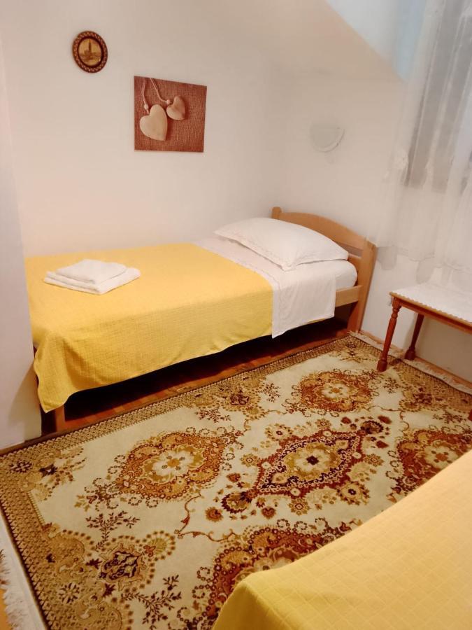 Apartmani Zmiric Primošten Zewnętrze zdjęcie