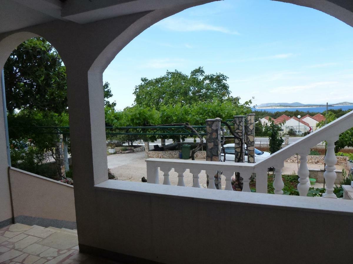 Apartmani Zmiric Primošten Zewnętrze zdjęcie