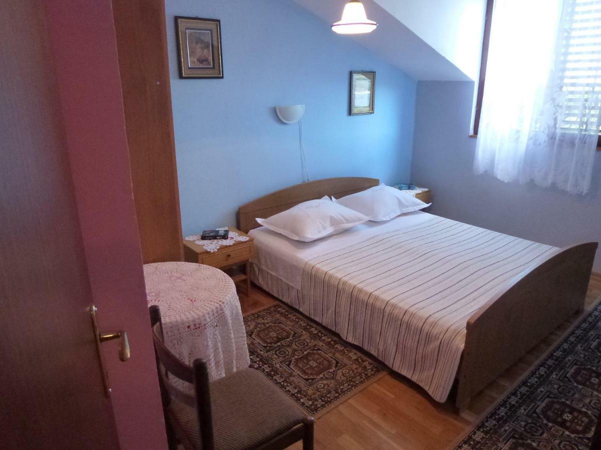 Apartmani Zmiric Primošten Zewnętrze zdjęcie