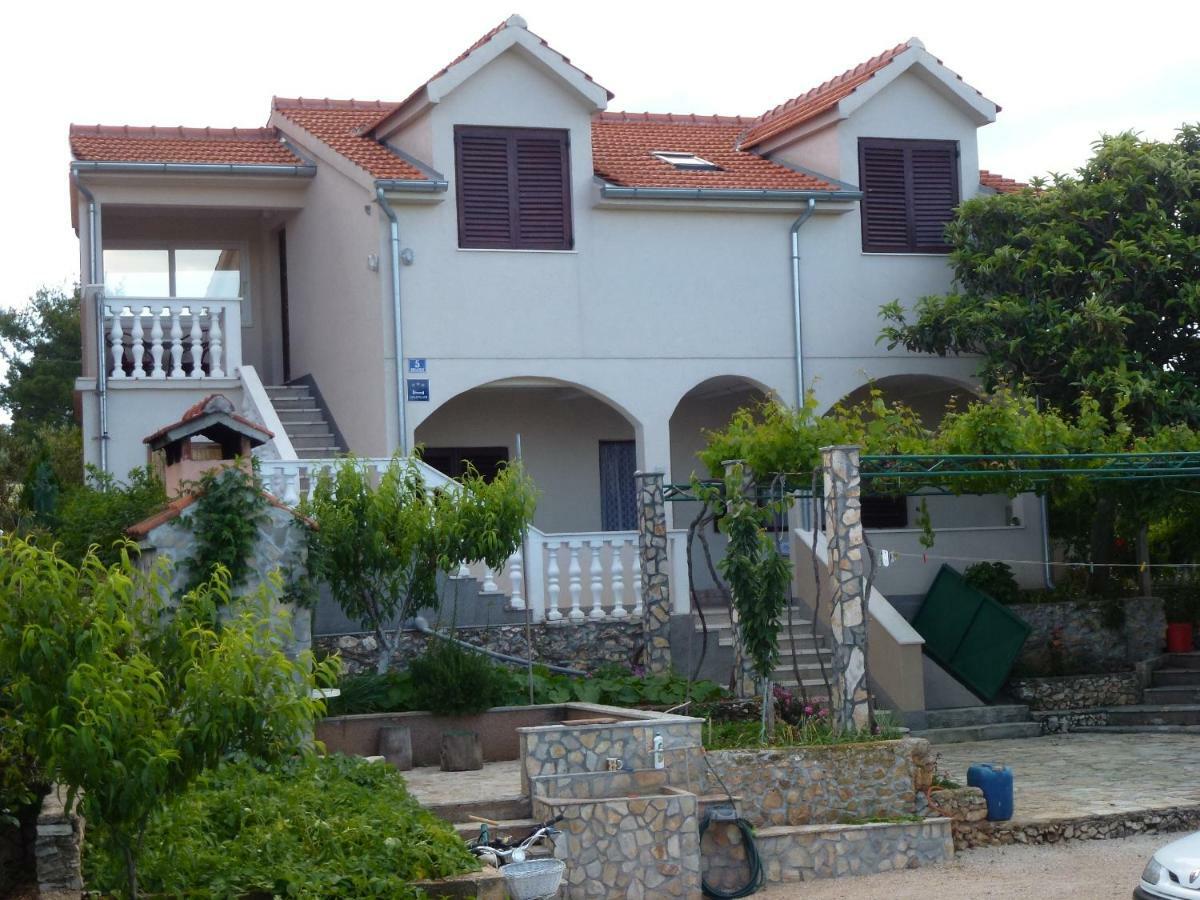Apartmani Zmiric Primošten Zewnętrze zdjęcie