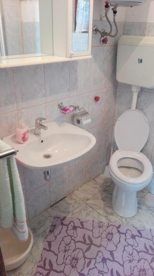 Apartmani Zmiric Primošten Zewnętrze zdjęcie