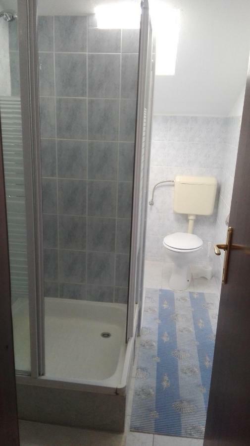 Apartmani Zmiric Primošten Zewnętrze zdjęcie