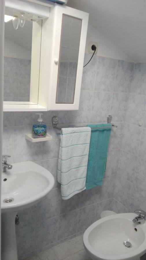 Apartmani Zmiric Primošten Zewnętrze zdjęcie